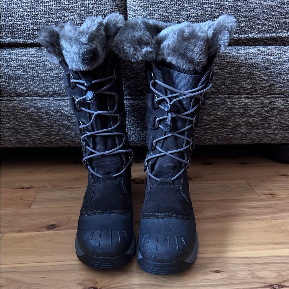 Baffin Judy Winter boots.  Size 11. Rated to keep your feet warm in -40 F.